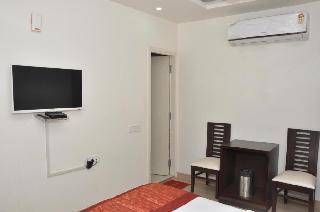 Hotel Al Gulzar Делхи Екстериор снимка