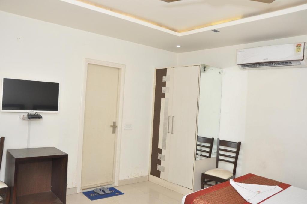 Hotel Al Gulzar Делхи Екстериор снимка